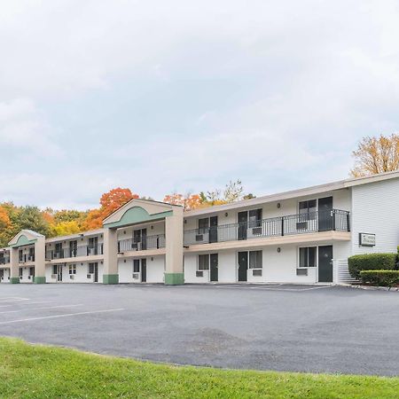 Days Inn By Wyndham Lenox Ma Eksteriør bilde