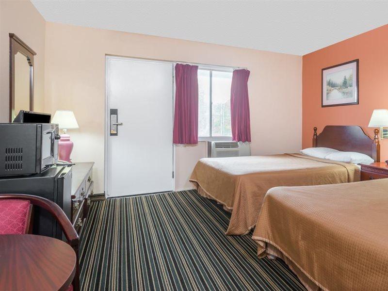 Days Inn By Wyndham Lenox Ma Eksteriør bilde
