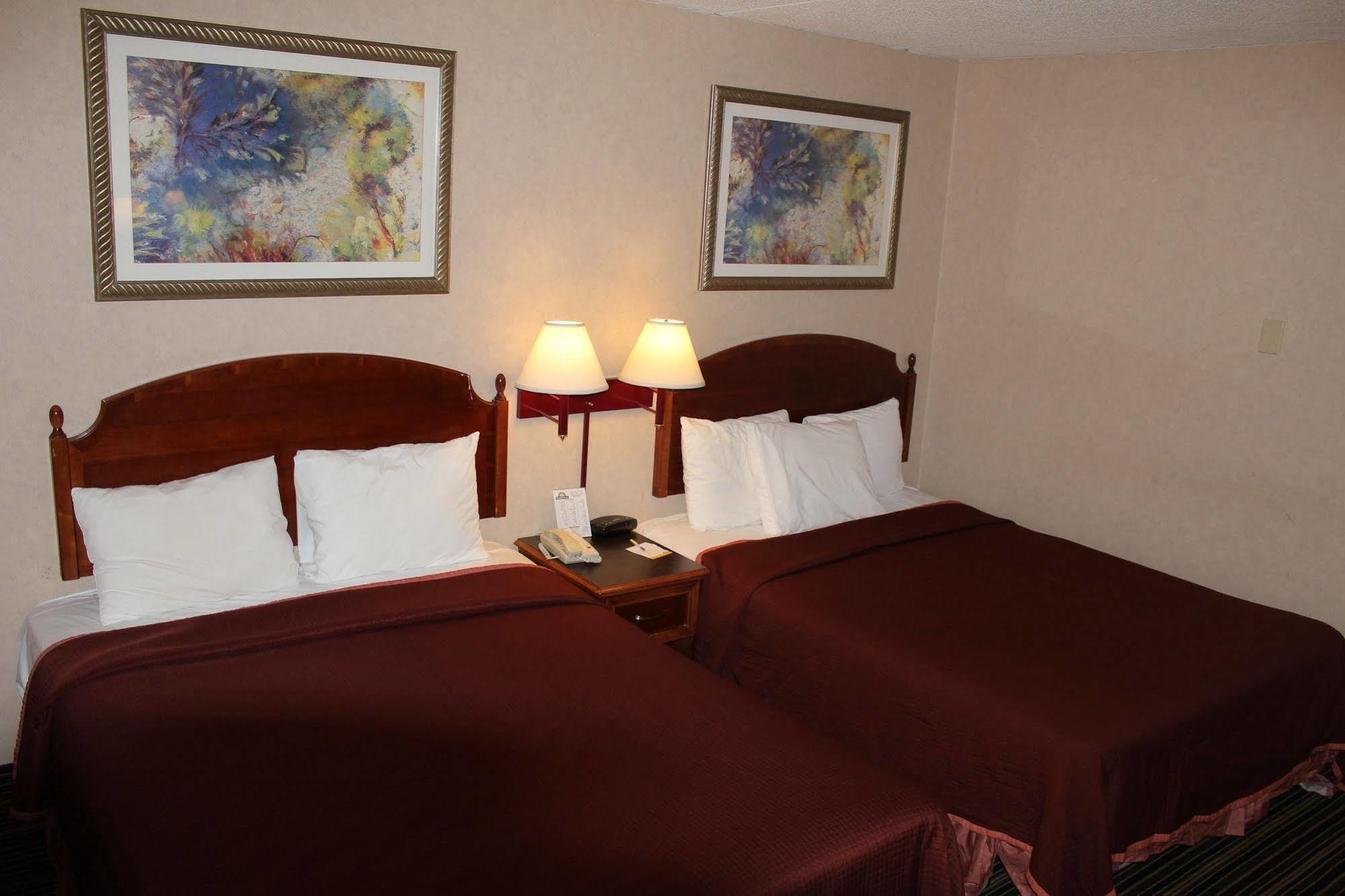 Days Inn By Wyndham Lenox Ma Eksteriør bilde